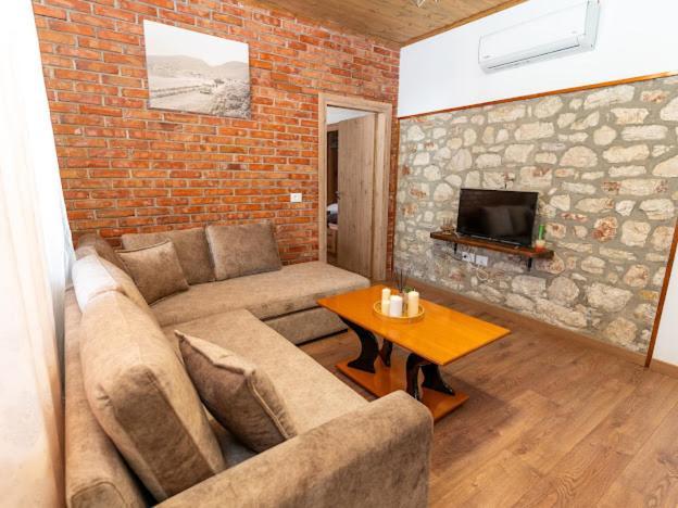 Roel Apartments Saranda Kültér fotó