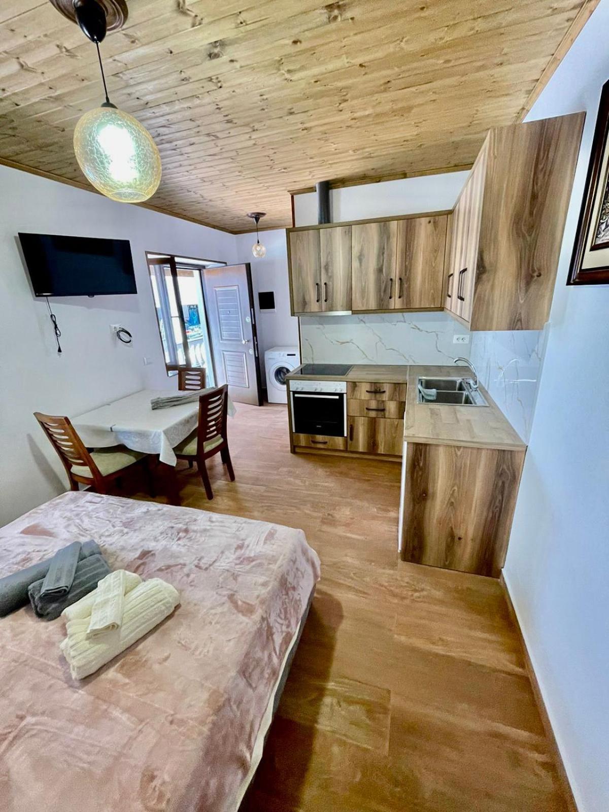 Roel Apartments Saranda Kültér fotó